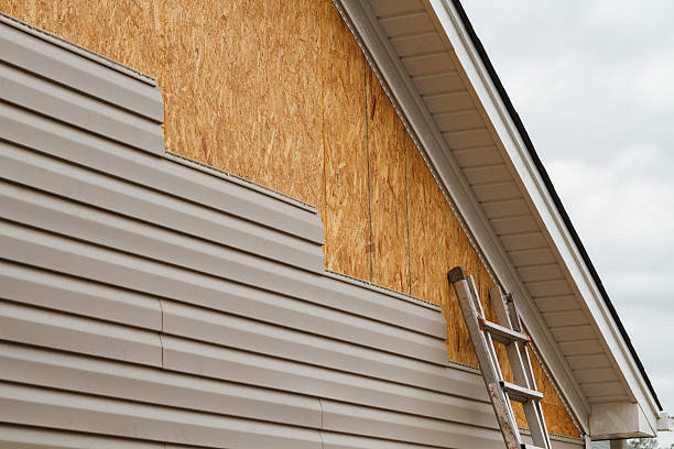 Professional Fiber Cement Siding technician working in Carrollton, OH